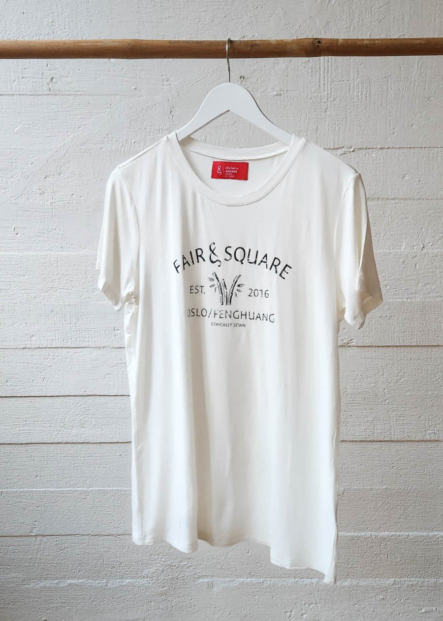 Restevare: t-skjorte med Fair & Square