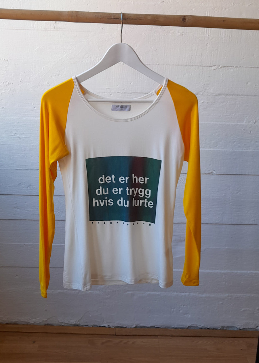Rest: Langermet t-skjorte med trykk poesi av Trygve Skaug -XS