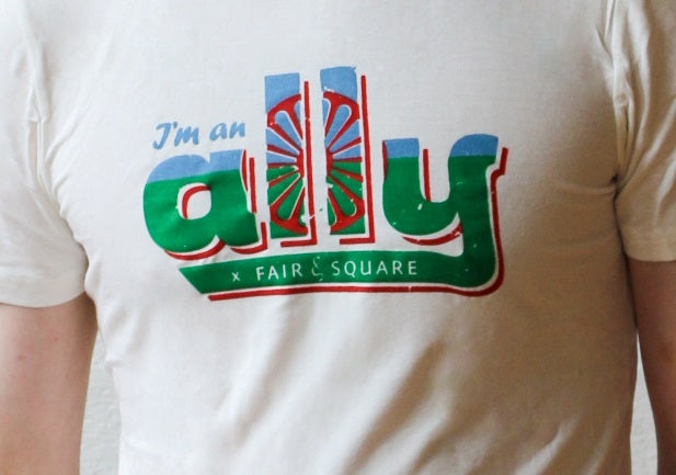 Rest: T-skjorte med trykk "Ally" herre